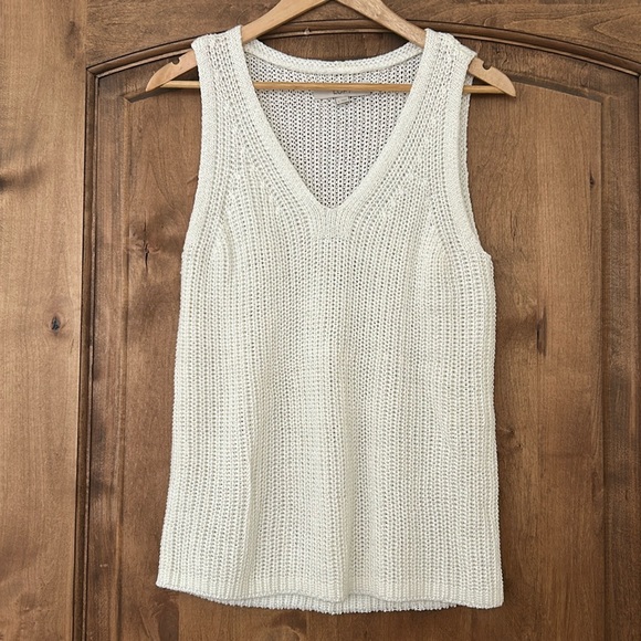 {LOFT} V-Neck Sleeveless Sweater - Picture 1 of 5